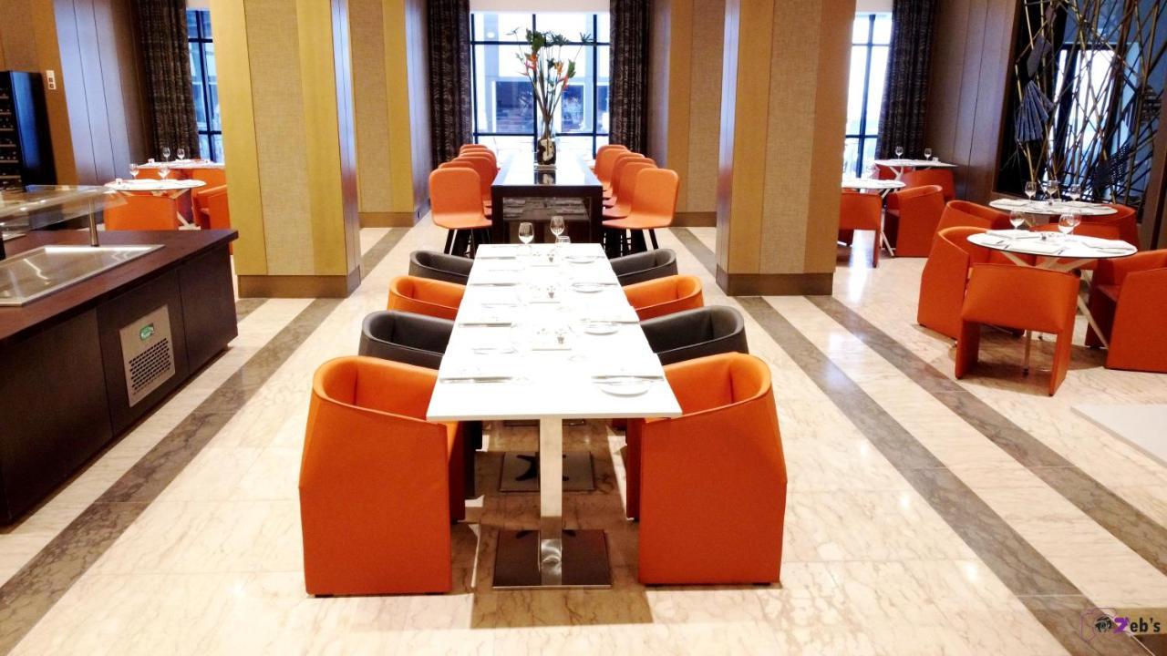 Krystal Palace Douala Esterno foto